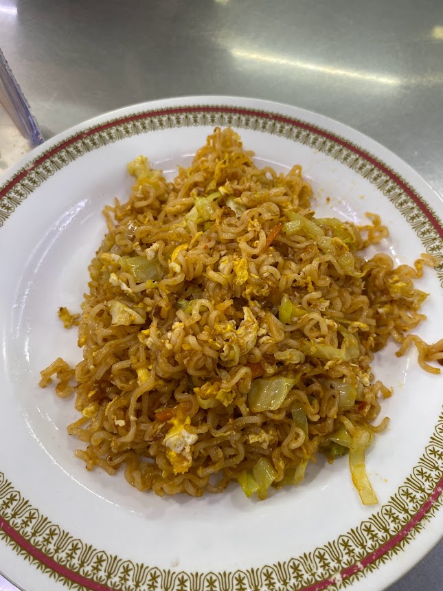 Mie goreng (fried noodles), a very popular Indonesian dish