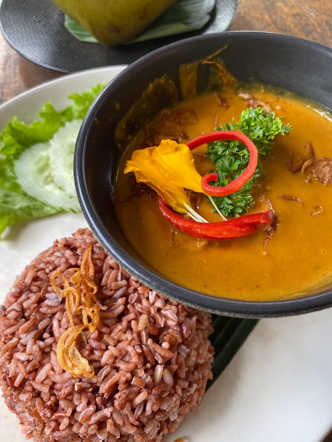 A popular Indonesian dish of Rendang